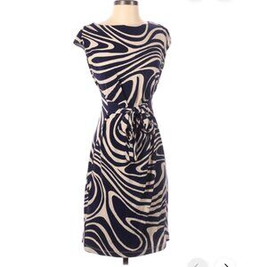 Donna Morgan Navy and Cream Ruched Bodycon Dress